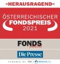 Team member holding Österreichischer Fondspreis 2021